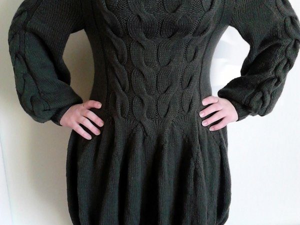 Moss-colored knit dress 2
