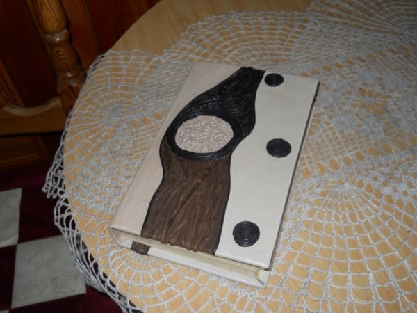 The box-book " sands: " - Leather articles