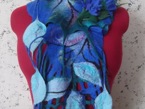 scarf with sage 1