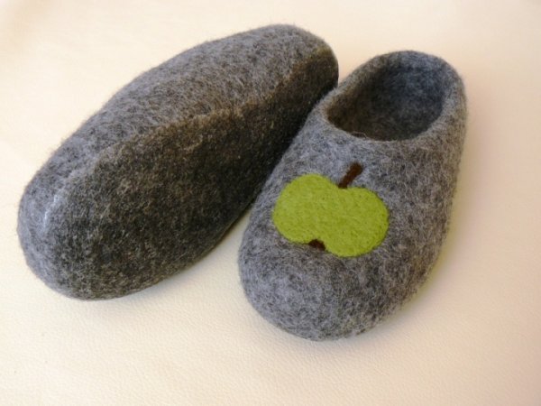 Felt slippers " apple " 2