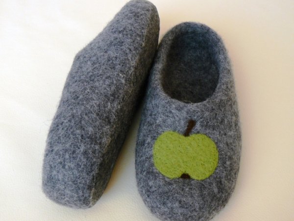 Felt slippers " apple " 3