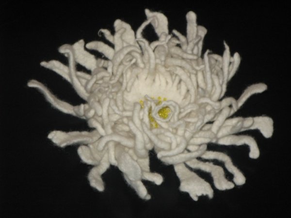 chrysanthemum brooch ,, " - Brooches
