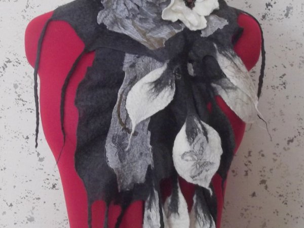scarf with sage 1