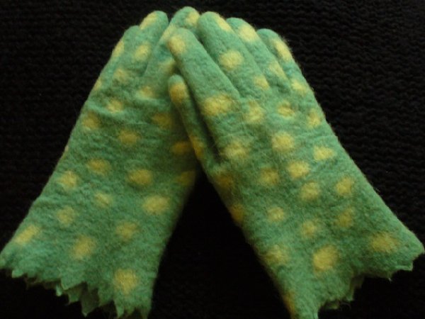 Green beads - Gloves & mittens