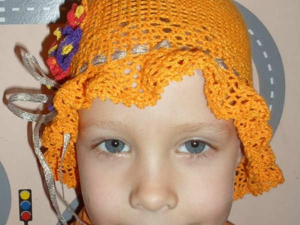 Oranžinė kepurytė 3