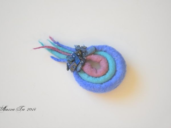 Fairies crest 2 - Brooches