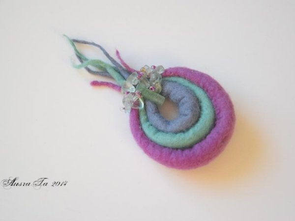 Fairies crest 4 - Brooches