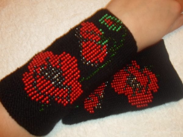 Hand warmers "Poppies" - Wristlets
