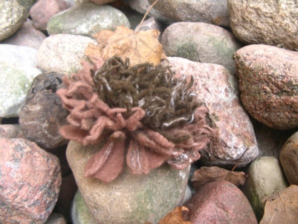 Brooch 3