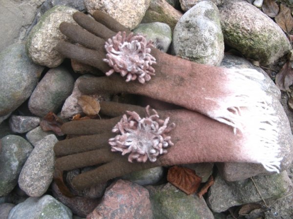 Brown long gloves 3