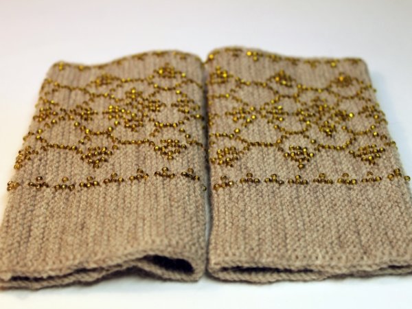Grey Arm Warmers, Wrist Warmers Beaded amber yellow color, Unique Handmade, Fing 2