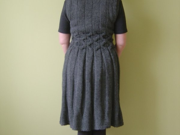 Knitted dress for 3
