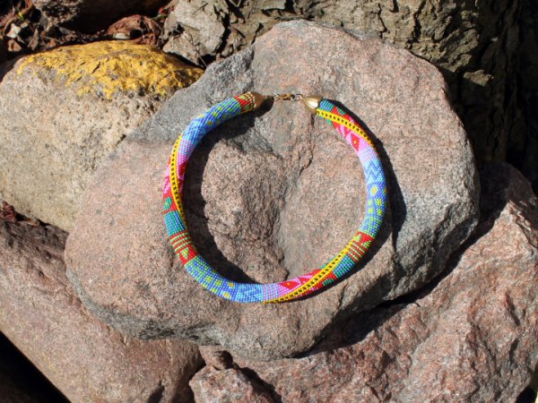 Rainbow beaded rope necklace - Bead crochet necklace with geometric pattern  3