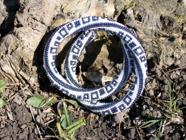 "Geometrija" vėrinys (žgutas) rankų darbas 3
