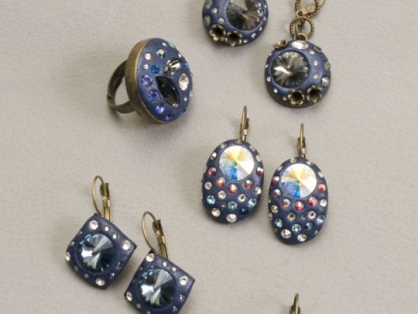 Earrings - Earrings