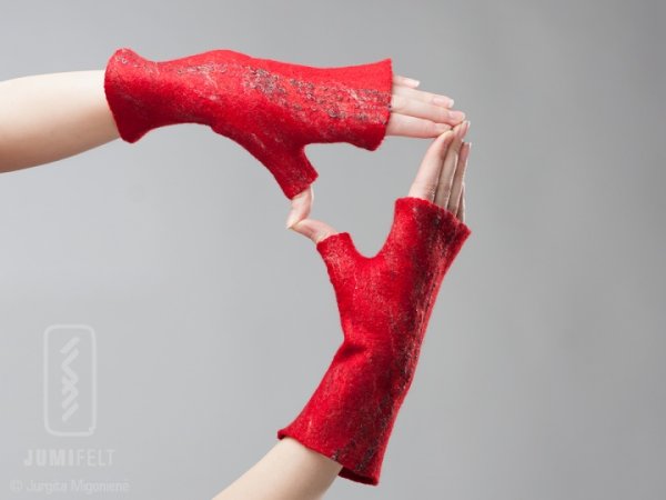 Red - Gloves & mittens