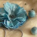 Flower brooch and earrings. - Kits - felting