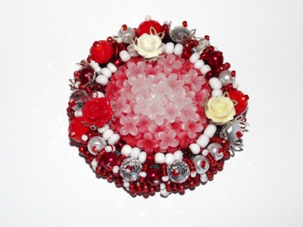 BROOCH 2