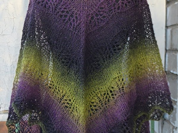Knitted scarf - Wraps & cloaks