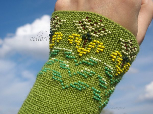 sužaliavo :) - Wristlets