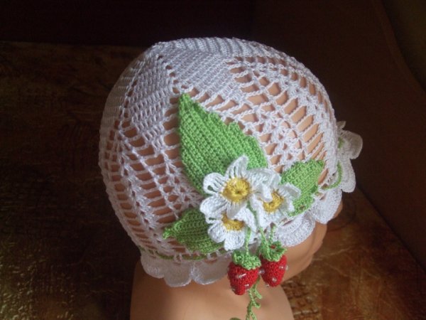 Kepurytė " Strawberries " - Hats 