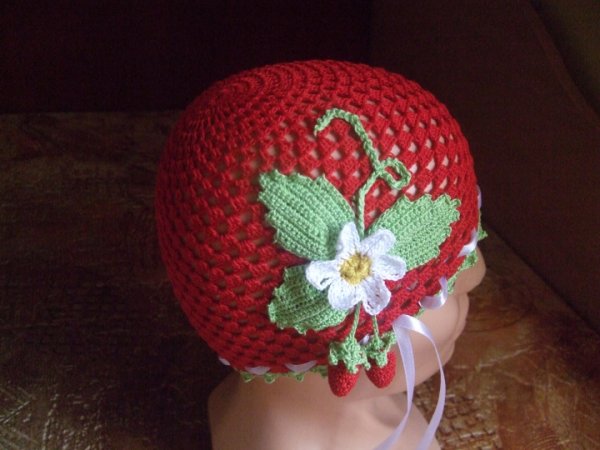 Kepurytė " Strawberry " - Hats 