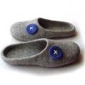 Felt slippers Buttons - Shoes & slippers - felting