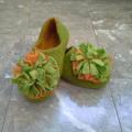 Flowers leaved - Shoes & slippers - felting