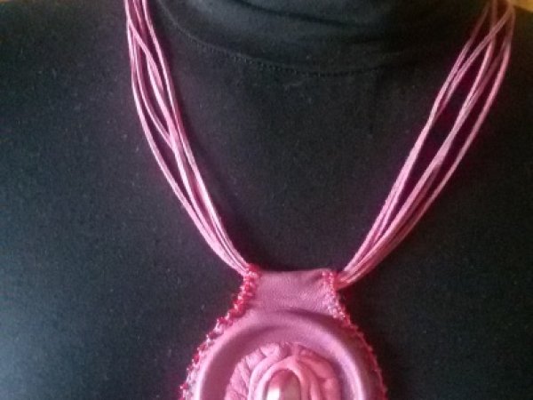 Pink pendant 2