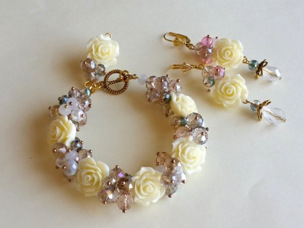 Set with champagne colored roses - Kits