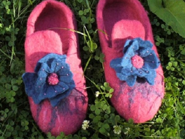 Slippers - Shoes & slippers