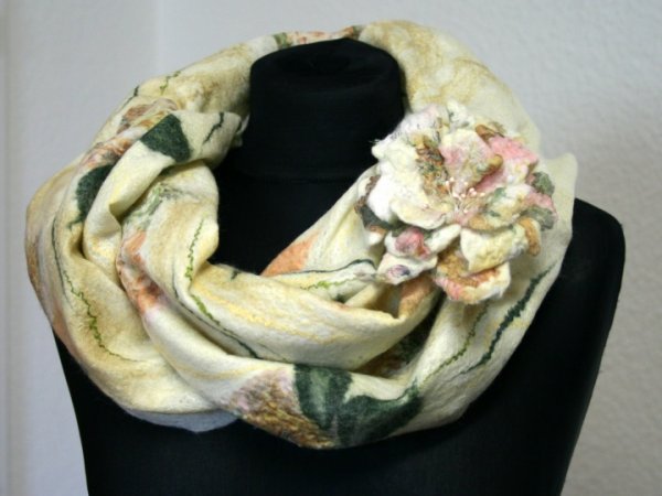 Autumn scarf ,, Rose ,, 2