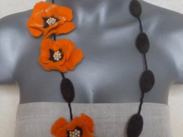 felting processes Jewelry " orange flowers " 2