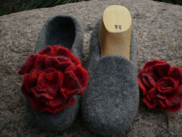 Veltukai " gray with roses " 2