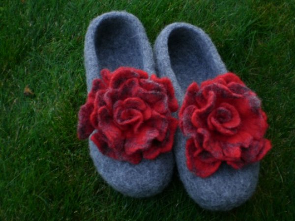 Veltukai " gray with roses " 3