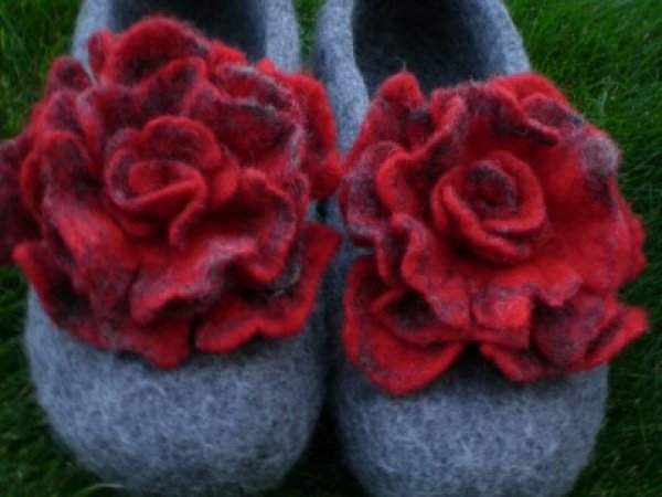 Veltukai " gray with roses " - Shoes & slippers