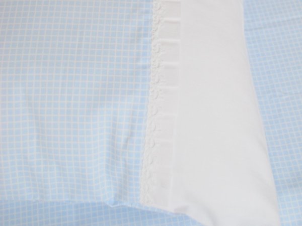 Sweet teddy bears sleeping - embroidered baby bedding 3