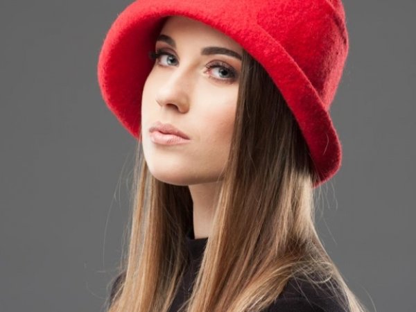 Kepurytė red - Hats