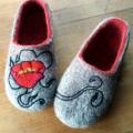 Become Felt Red gelele - Shoes & slippers - felting
