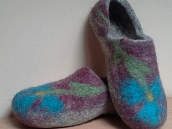 Pilkos su ornamentu - Shoes & slippers