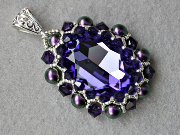 Swarovski tanzanite pendant - Neck pendants