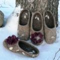 Women's slippers - Flowers and buds - Shoes & slippers - felting