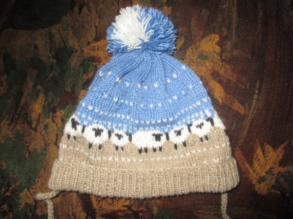 Kepurė su avytėm - Hats