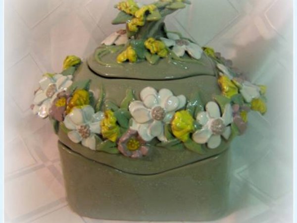 PAPUOŠALŲ DĖŽUTĖ - Ceramics