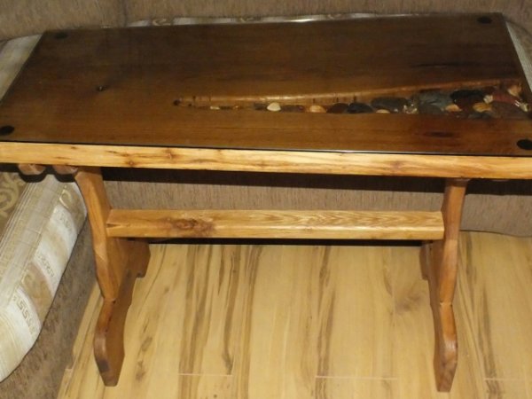 Stalas su akmenimis - Woodwork