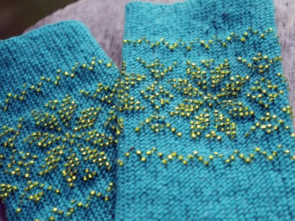 Long Turquoise Color Wrist Warmers, Traditional Flowers Pattern, Beaded Arm Warm 3