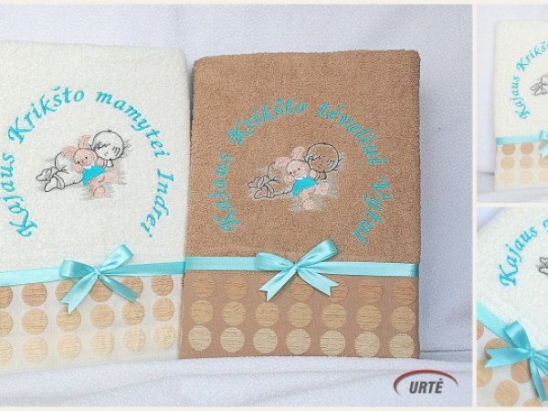 Miegantys zuikučiai - Siuvinėjimas ant rankšluosčių Krikšto tėveliams 3