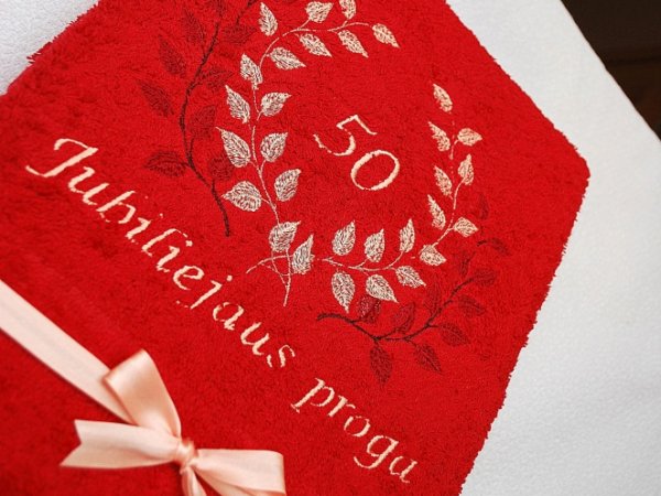 50 metų jubiliejaus proga - siuvinėtas rankšluostis 2