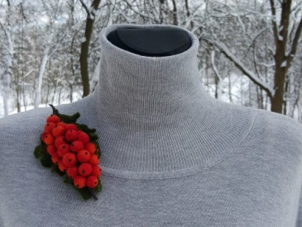 Felted Berries Brooch- Wool brooch 2