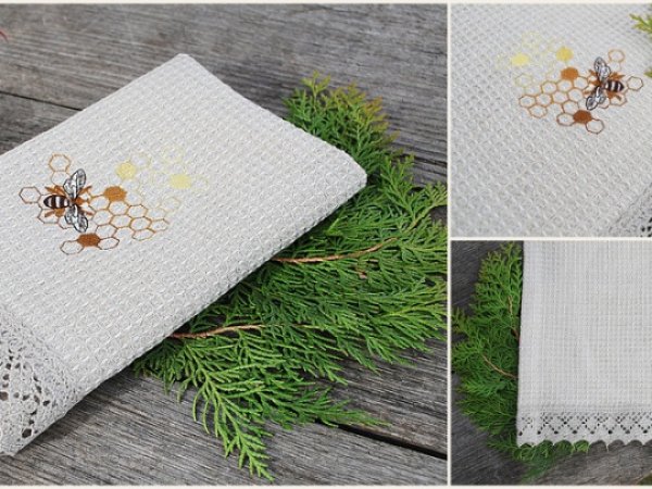 Linen kitchen towel with bee and crochet corner 3